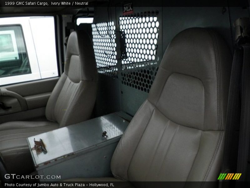 Ivory White / Neutral 1999 GMC Safari Cargo