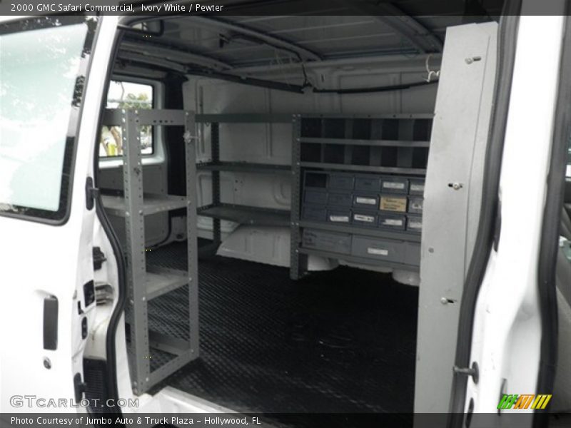 Ivory White / Pewter 2000 GMC Safari Commercial