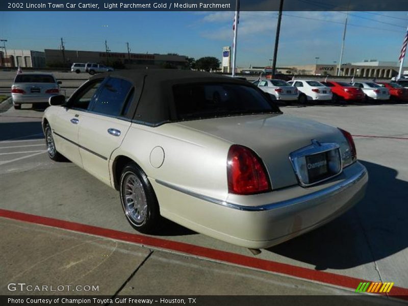 Light Parchment Gold / Medium Parchment 2002 Lincoln Town Car Cartier