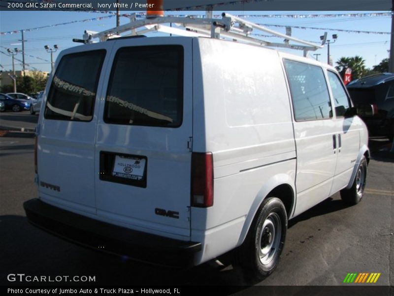 Ivory White / Pewter 2000 GMC Safari Commercial