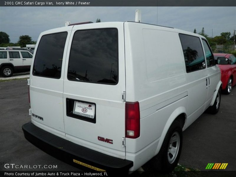 Ivory White / Pewter 2001 GMC Safari Cargo Van