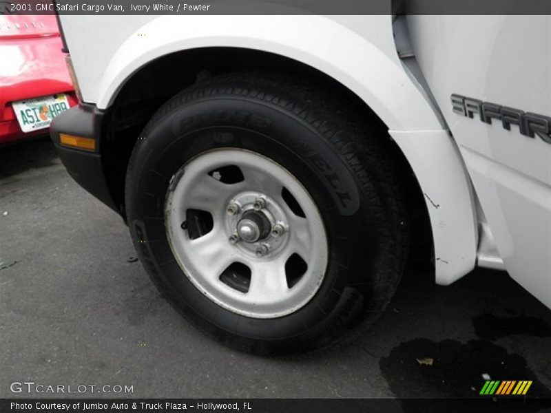 2001 Safari Cargo Van Wheel
