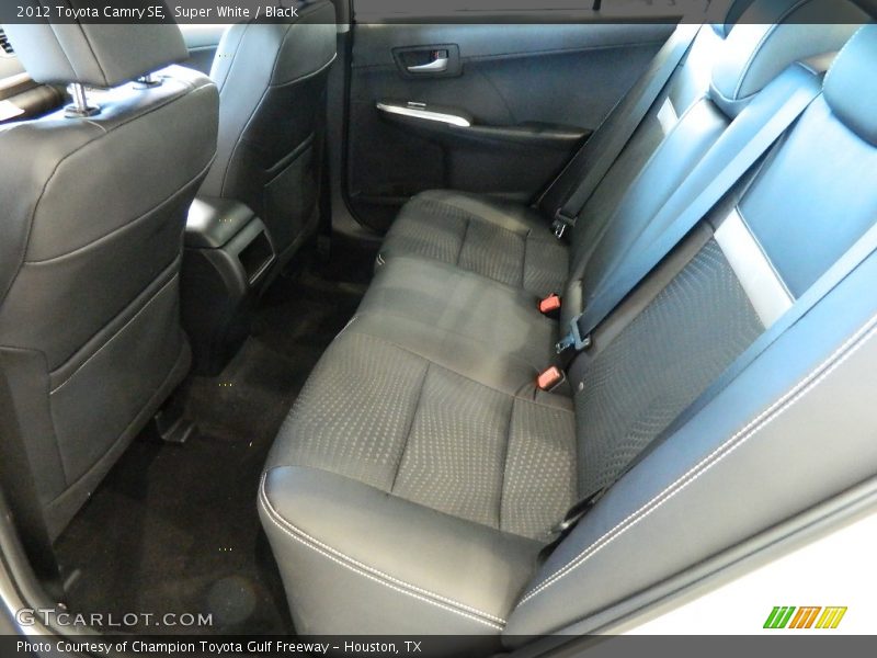 Super White / Black 2012 Toyota Camry SE