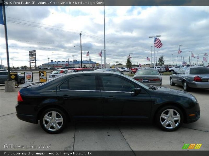 Atlantis Green Metallic / Medium Light Stone 2010 Ford Fusion SE