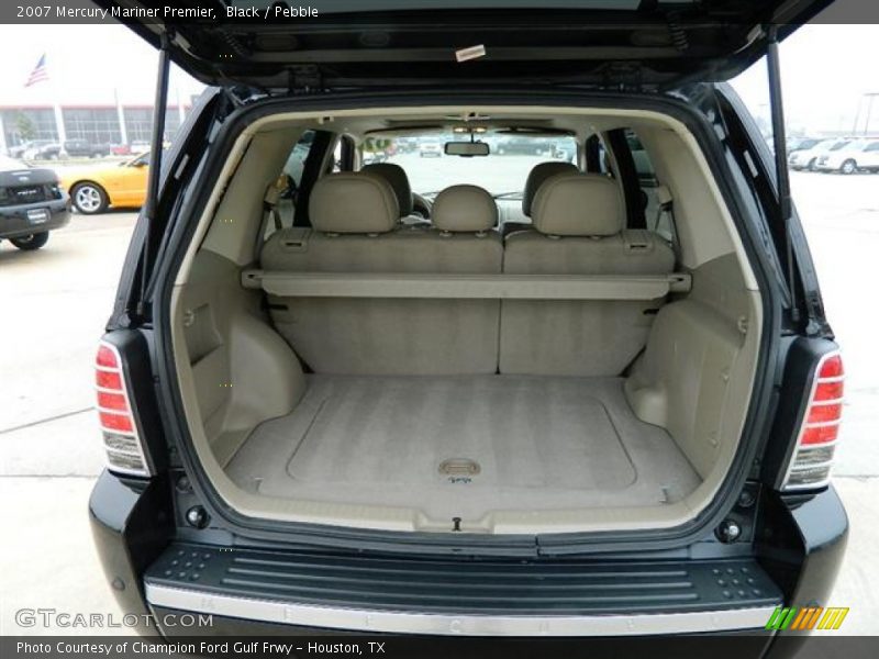  2007 Mariner Premier Trunk