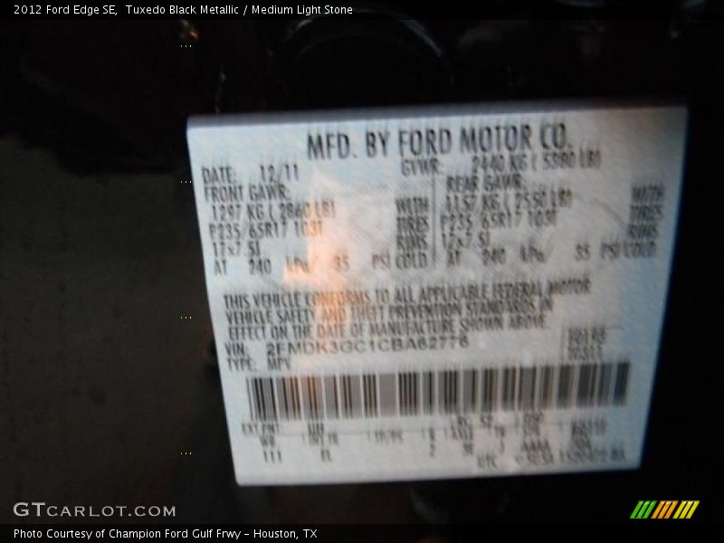 Tuxedo Black Metallic / Medium Light Stone 2012 Ford Edge SE