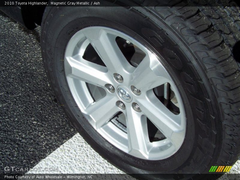 Magnetic Gray Metallic / Ash 2010 Toyota Highlander