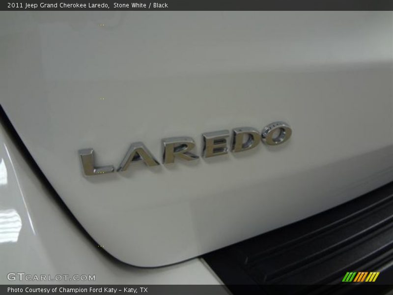 Stone White / Black 2011 Jeep Grand Cherokee Laredo
