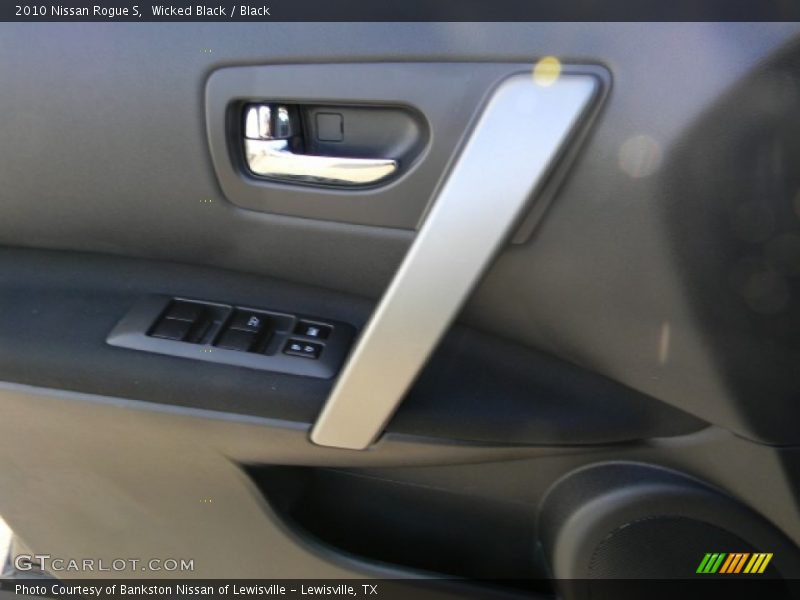 Wicked Black / Black 2010 Nissan Rogue S