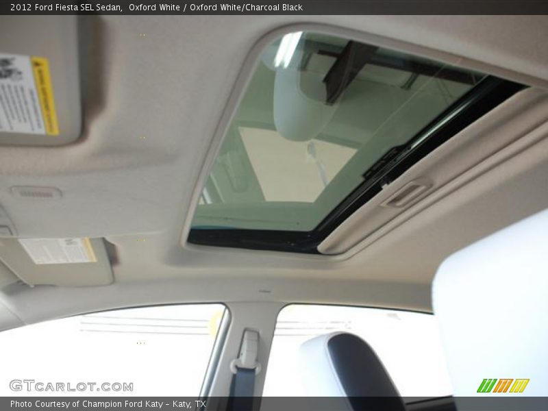 Oxford White / Oxford White/Charcoal Black 2012 Ford Fiesta SEL Sedan