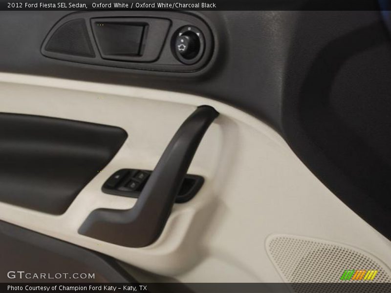 Oxford White / Oxford White/Charcoal Black 2012 Ford Fiesta SEL Sedan