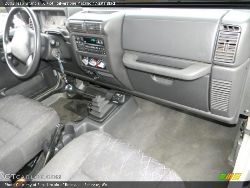 Silverstone Metallic / Agate Black 2002 Jeep Wrangler X 4x4