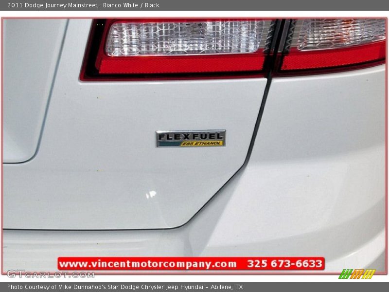 Bianco White / Black 2011 Dodge Journey Mainstreet