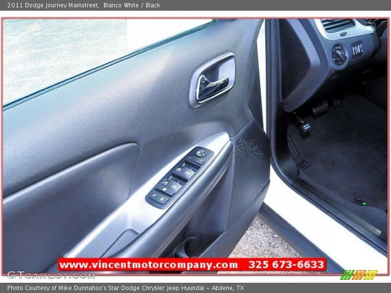 Bianco White / Black 2011 Dodge Journey Mainstreet