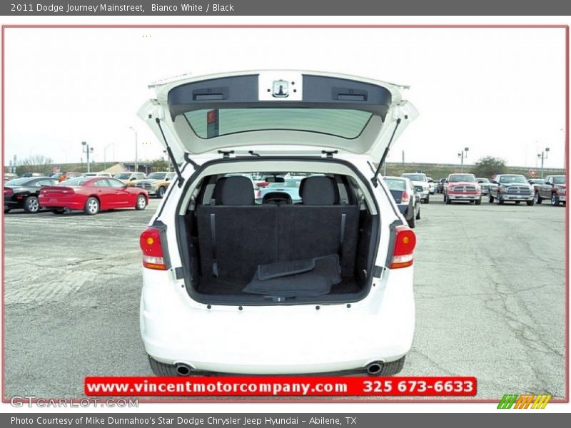 Bianco White / Black 2011 Dodge Journey Mainstreet