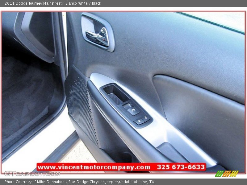 Bianco White / Black 2011 Dodge Journey Mainstreet