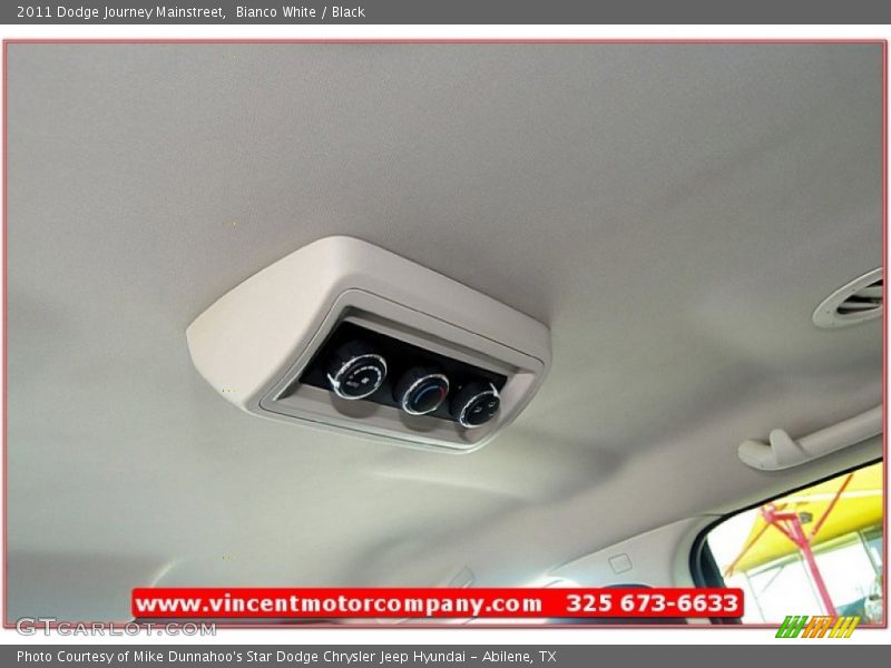 Bianco White / Black 2011 Dodge Journey Mainstreet