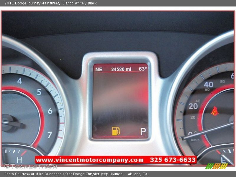 Bianco White / Black 2011 Dodge Journey Mainstreet