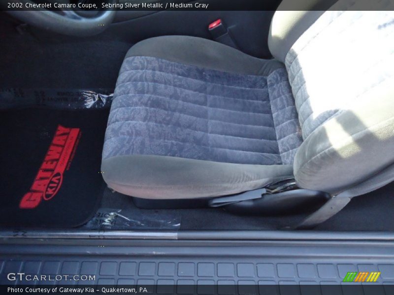 Sebring Silver Metallic / Medium Gray 2002 Chevrolet Camaro Coupe