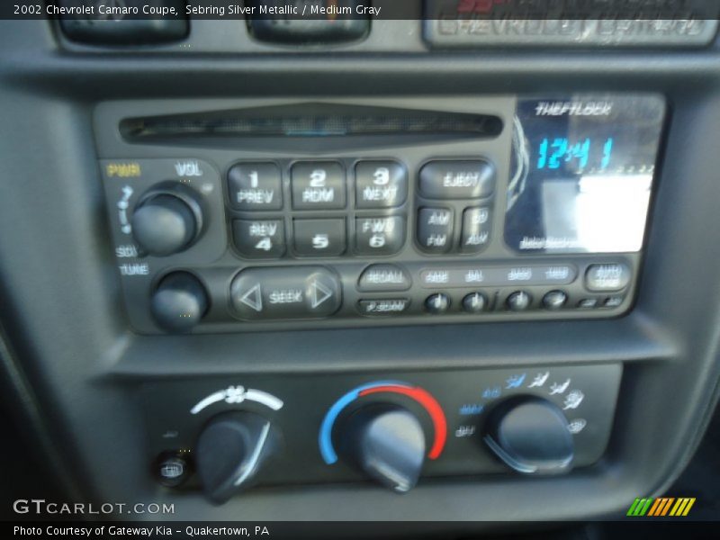 Sebring Silver Metallic / Medium Gray 2002 Chevrolet Camaro Coupe