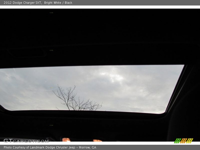 Bright White / Black 2012 Dodge Charger SXT