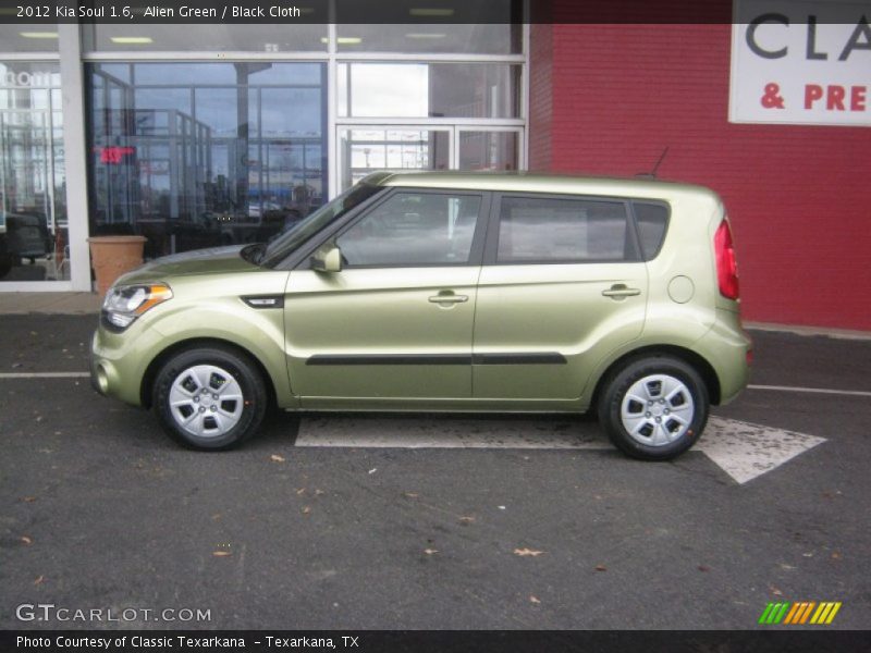 Alien Green / Black Cloth 2012 Kia Soul 1.6
