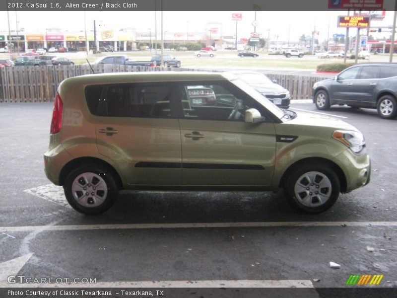 Alien Green / Black Cloth 2012 Kia Soul 1.6