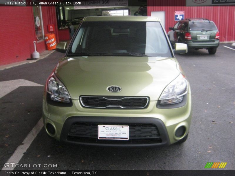 Alien Green / Black Cloth 2012 Kia Soul 1.6