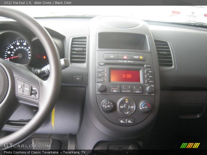 Alien Green / Black Cloth 2012 Kia Soul 1.6
