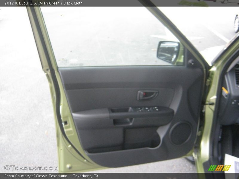 Alien Green / Black Cloth 2012 Kia Soul 1.6