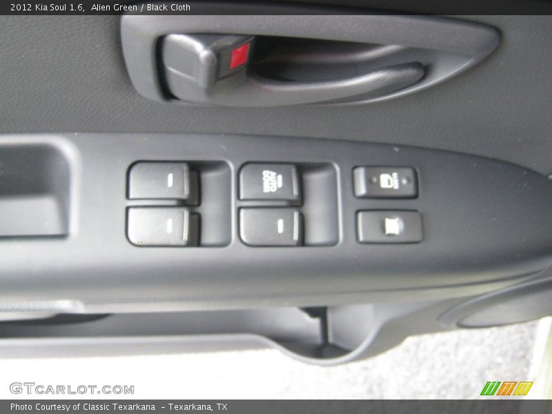 Alien Green / Black Cloth 2012 Kia Soul 1.6