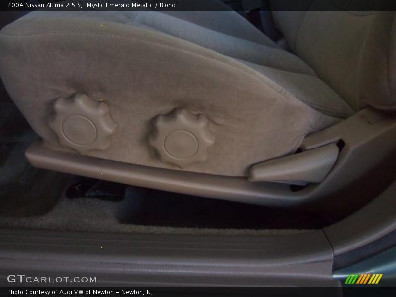 Mystic Emerald Metallic / Blond 2004 Nissan Altima 2.5 S