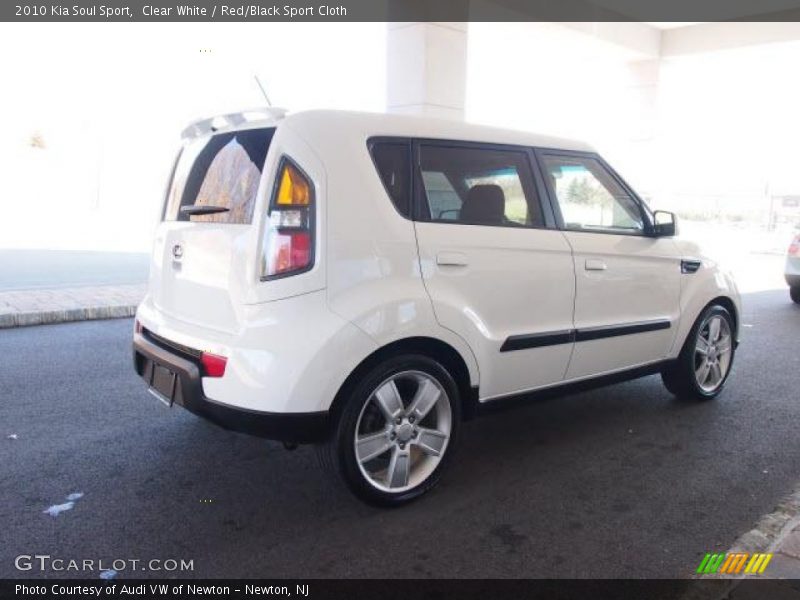 Clear White / Red/Black Sport Cloth 2010 Kia Soul Sport