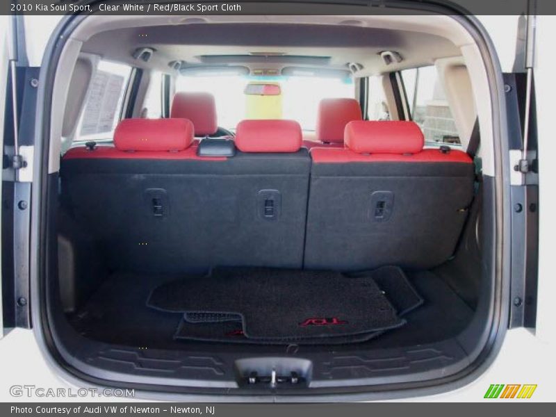 Clear White / Red/Black Sport Cloth 2010 Kia Soul Sport