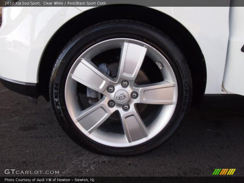 Clear White / Red/Black Sport Cloth 2010 Kia Soul Sport