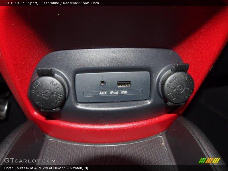 Clear White / Red/Black Sport Cloth 2010 Kia Soul Sport