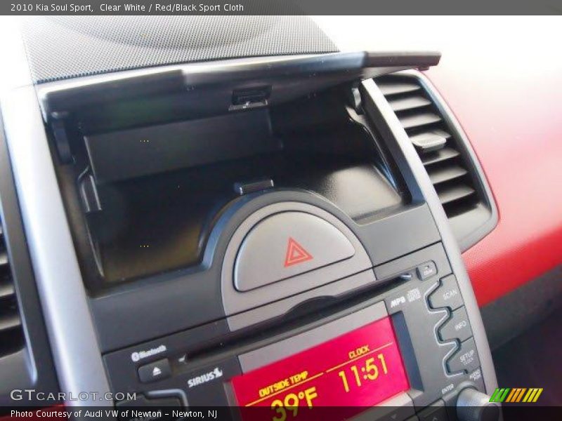 Clear White / Red/Black Sport Cloth 2010 Kia Soul Sport