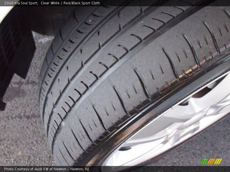 Clear White / Red/Black Sport Cloth 2010 Kia Soul Sport