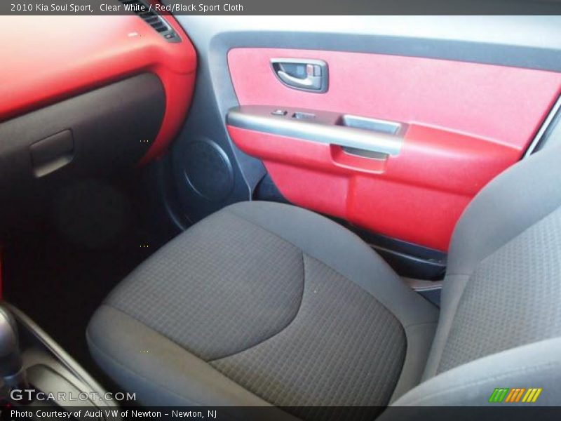 Clear White / Red/Black Sport Cloth 2010 Kia Soul Sport