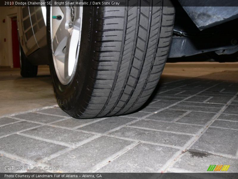 Bright Silver Metallic / Dark Slate Gray 2010 Dodge Challenger SE