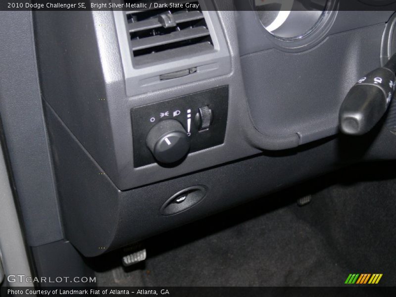 Bright Silver Metallic / Dark Slate Gray 2010 Dodge Challenger SE