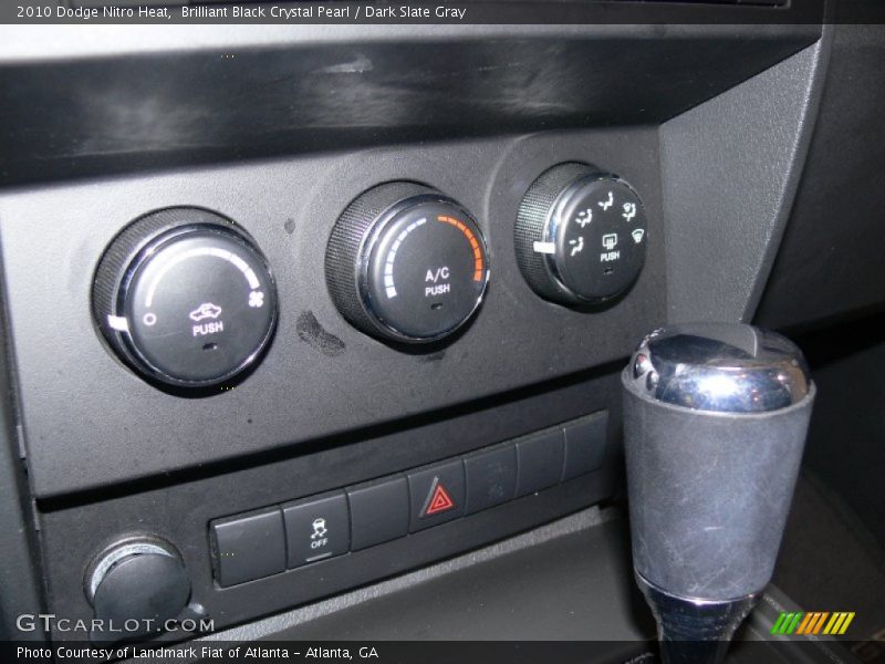 Brilliant Black Crystal Pearl / Dark Slate Gray 2010 Dodge Nitro Heat