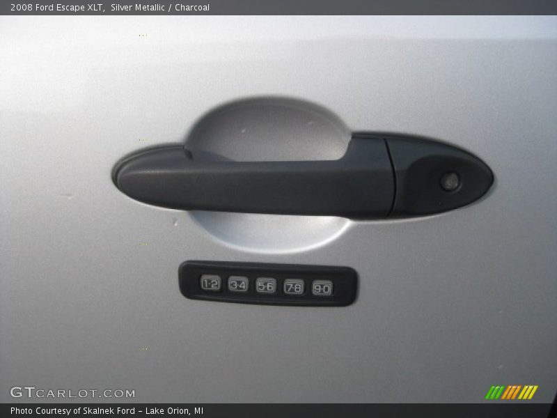 Silver Metallic / Charcoal 2008 Ford Escape XLT