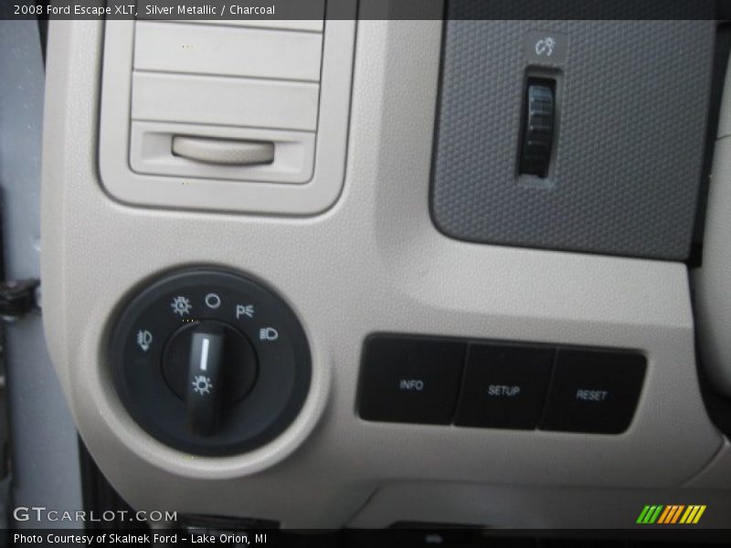 Silver Metallic / Charcoal 2008 Ford Escape XLT