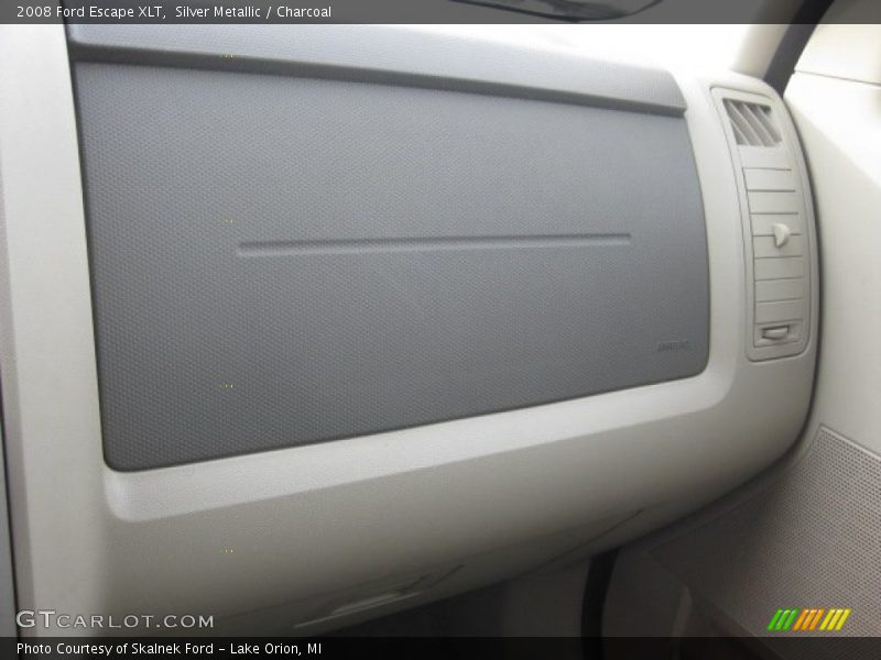 Silver Metallic / Charcoal 2008 Ford Escape XLT