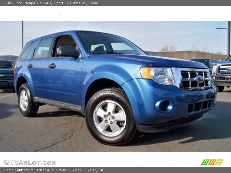 Front 3/4 View of 2009 Escape XLS 4WD