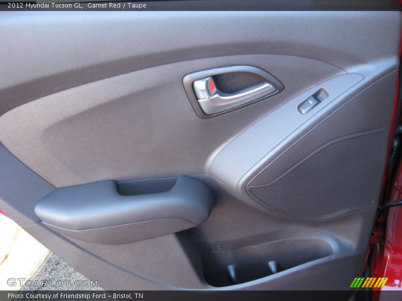 Garnet Red / Taupe 2012 Hyundai Tucson GL