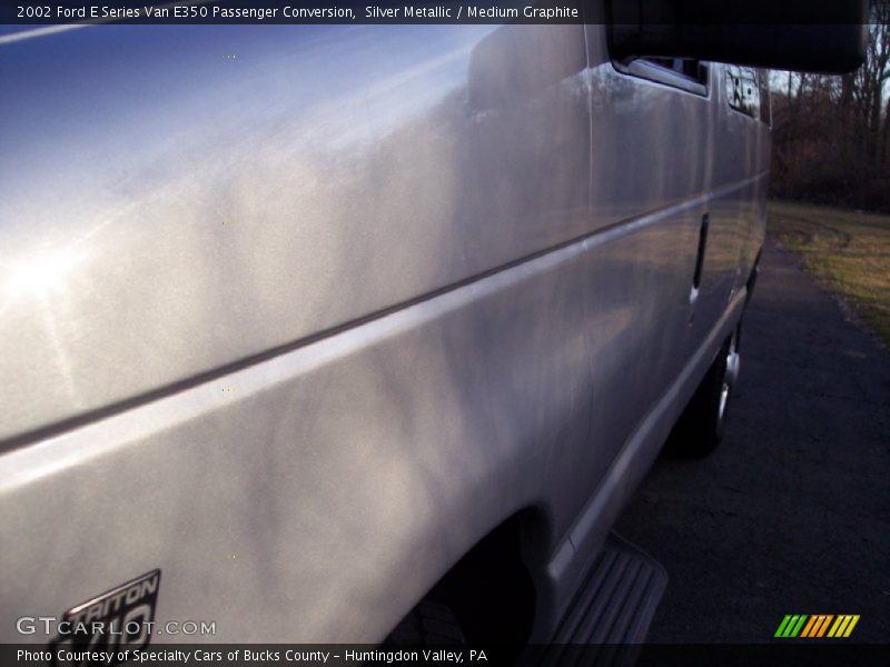 Silver Metallic / Medium Graphite 2002 Ford E Series Van E350 Passenger Conversion