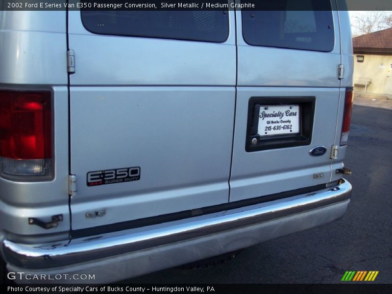 Silver Metallic / Medium Graphite 2002 Ford E Series Van E350 Passenger Conversion