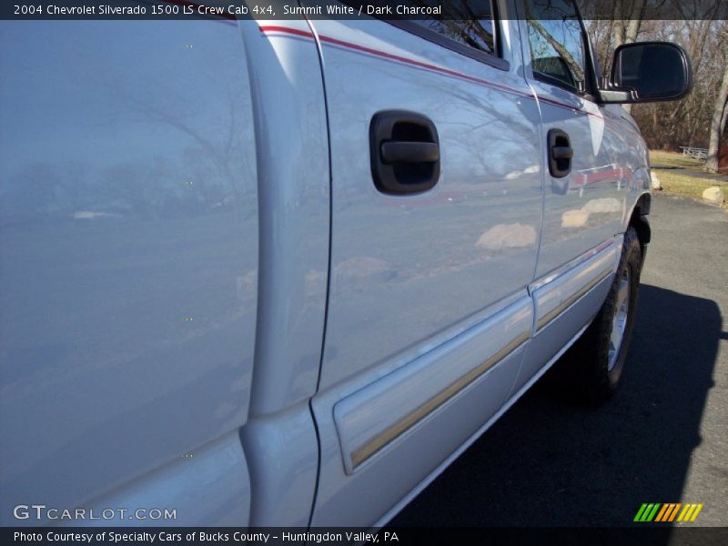 Summit White / Dark Charcoal 2004 Chevrolet Silverado 1500 LS Crew Cab 4x4